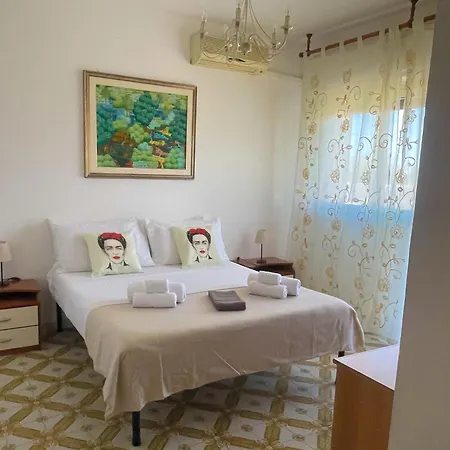 Felyx - Bright, Spacious, And 100 Mt From The Waves - Lavinio Mare Apartment