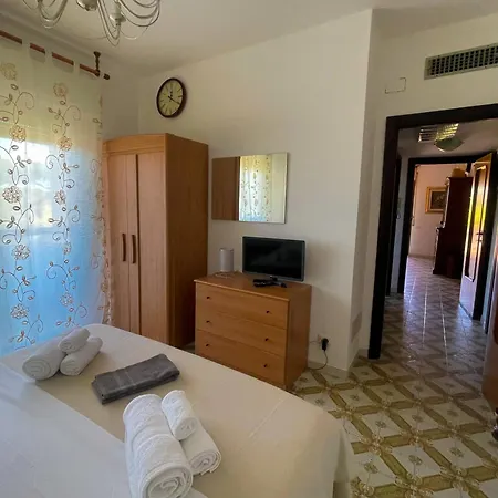 Apartment Felyx - Bright, Spacious, And 100 Mt From The Waves - Lavinio Mare *
